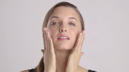 Pure Marula Facial Oil - image 9 from the video