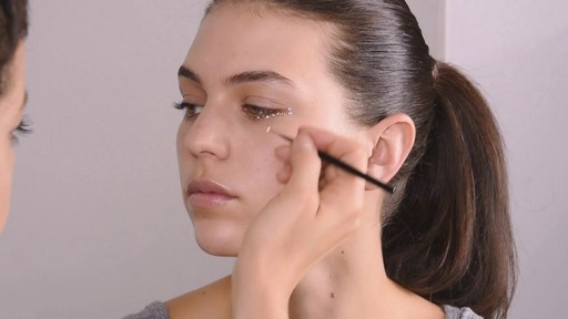 How to: Festival Eye Look - image 6 from the video