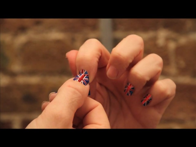 Nail Rock: Nail Wrap Application Tutorial - image 9 from the video