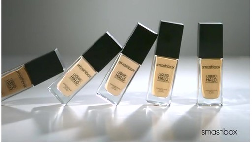 Smashbox Santigolden Makeup Look #1 - image 4 from the video