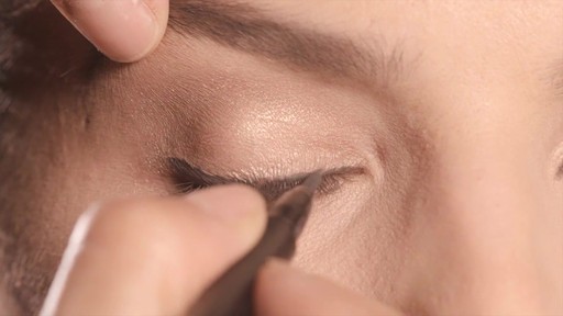 NARS Artistry Sessions : NARS Eyeliner Stylo Iconic Look - image 3 from the video