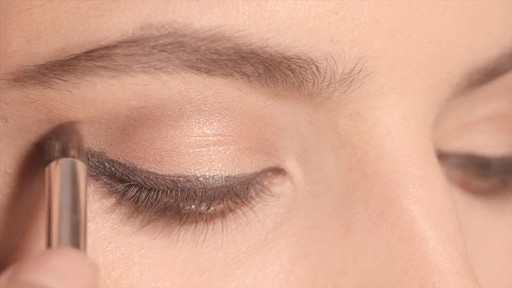 NARS Artistry Sessions : NARS Eyeliner Stylo Iconic Look - image 6 from the video