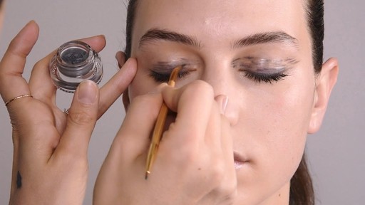 How To: Painterly Eye Runway Look - image 6 from the video