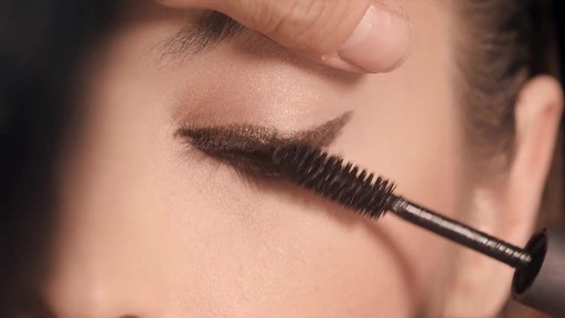 NARS Artistry Sessions : NARS Eyeliner Stylo Modern Look - image 6 from the video