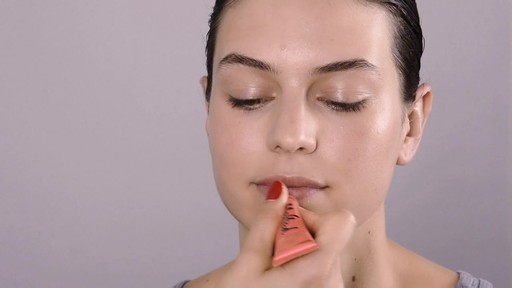 Summer Pops of Lip Color - image 4 from the video