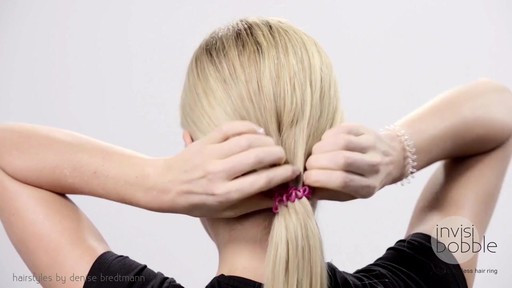 Invisibobble Daylook: Loop Braid - image 2 from the video