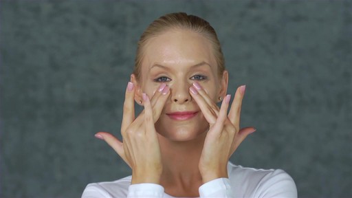 Eve Lom Special Cleanser Facial - image 6 from the video