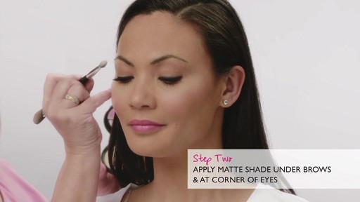 Laura's Beauty Recipes: Highlighting in 3 Easy Steps - image 4 from the video