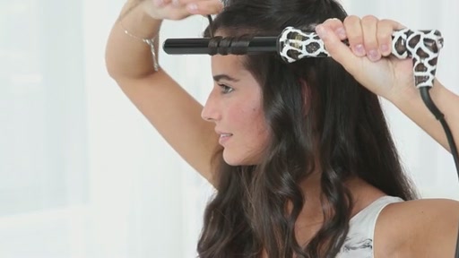 amika: loose curls with 19mm curling wand - image 4 from the video