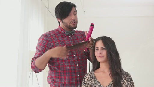 Use amika™ Ceramic Styler To Get Straight, Wavy or Curly Hair - image 4 from the video