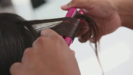Use amika™ Ceramic Styler To Get Straight, Wavy or Curly Hair - image 5 from the video