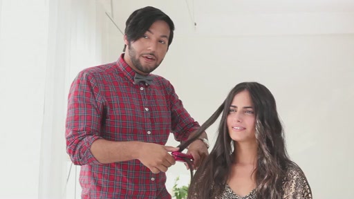 Use amika™ Ceramic Styler To Get Straight, Wavy or Curly Hair - image 9 from the video