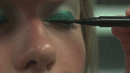 Makeup Backstage at Alice and Olivia (Spring 2012) - image 4 from the video