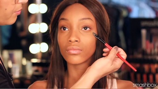 Smashbox Complexion Perfection Kit: Dark - image 7 from the video
