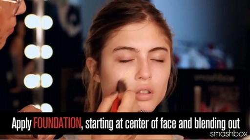 Smashbox Complexion Perfection Kit: Light - image 5 from the video