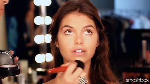 Smashbox Complexion Perfection Kit: Medium - image 8 from the video