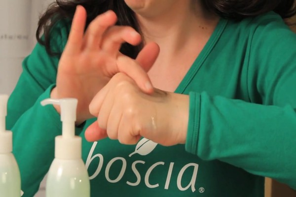 Boscia MakeUp-BreakUp Cool Cleansing Oil - image 5 from the video