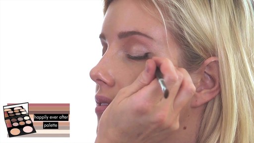 Stila Happily Ever After Palette - image 6 from the video
