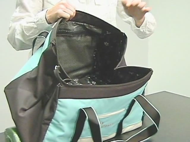 Sherpani Meta 4 Gym Bag - image 6 from the video