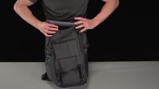 Thule Subterra Daypack - image 3 from the video