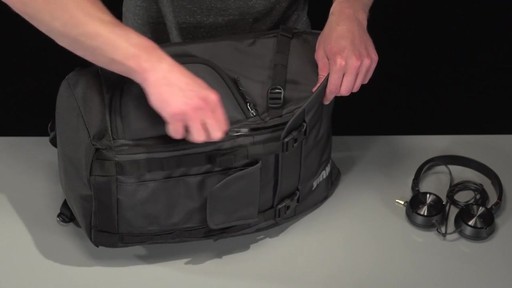 Thule Subterra Daypack - image 5 from the video