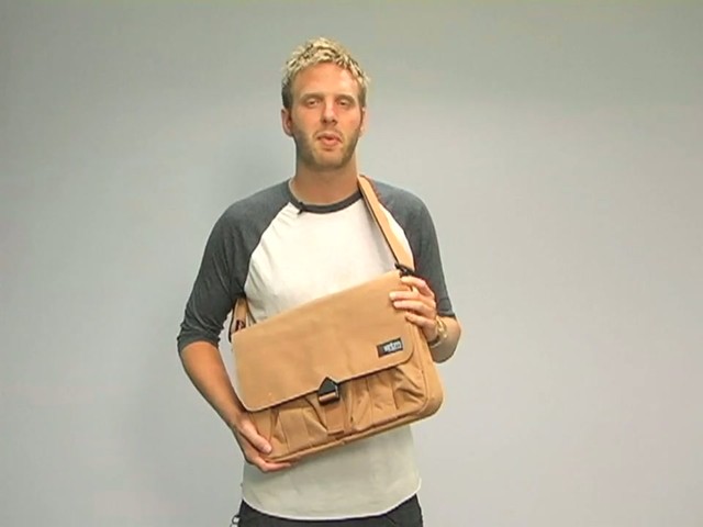 STM Bags Scout - image 4 from the video