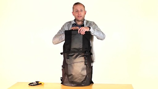 Timbuk2 Especial Tres Cycling Backpack - eBags.com - image 6 from the video