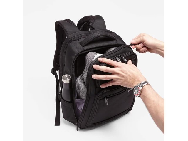 Samsonite Executive Series Laptop Backpack - image 4 from the video