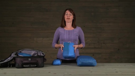 Eagle Creek Pack-It Specter 3-Piece Cube Set - image 6 from the video