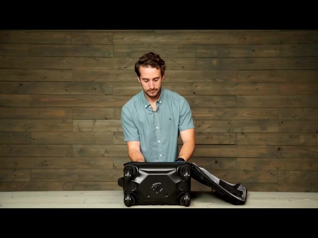 Eagle Creek Flyte AWD Spinner Collection - eBags.com - image 9 from the video
