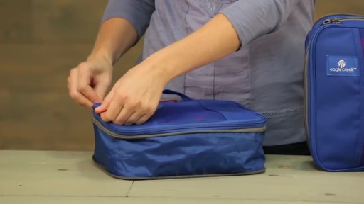 Eagle Creek Pack-It Original 2-Piece Compression Cube Set - image 3 from the video
