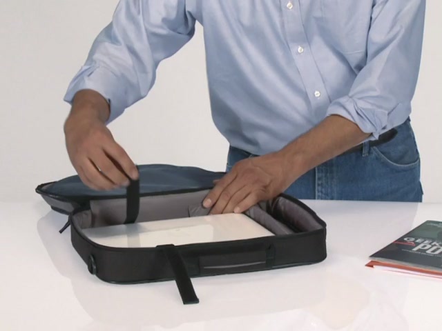 Case Logic Laptop Case  - image 5 from the video