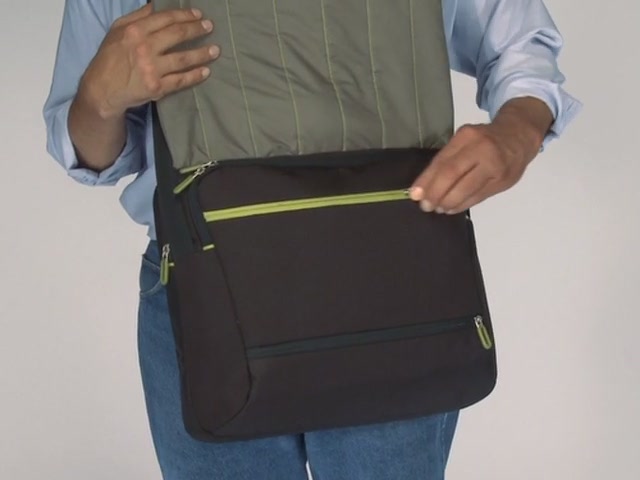 Case Logic Laptop Messenger - image 2 from the video
