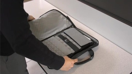 Samsonite Checkpoint Friendly - image 4 from the video