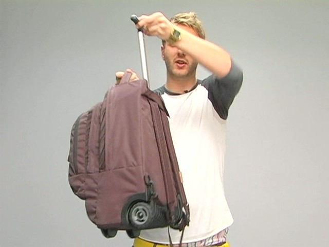 One Minute Rundown:  JanSport Driver 8  - image 3 from the video