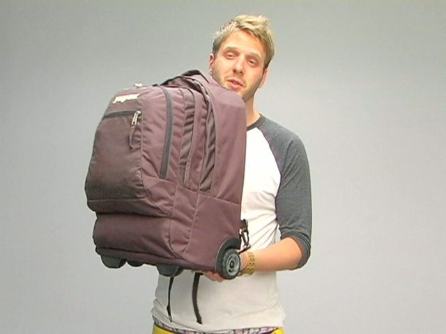 One Minute Rundown:  JanSport Driver 8  - image 7 from the video