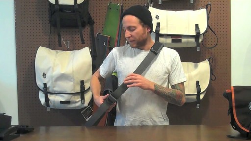 Timbuk2 D-lux Laptop Messenger Product Demo - image 4 from the video