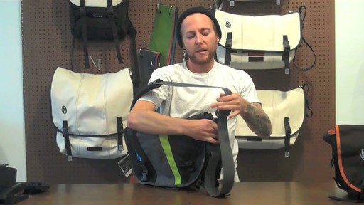Timbuk2 D-lux Laptop Messenger Product Demo - image 5 from the video