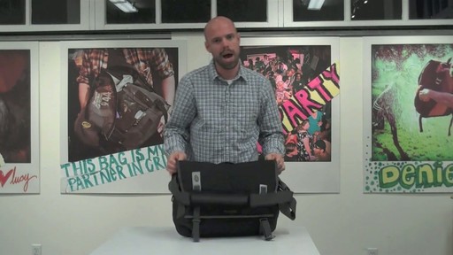 Timbuk2 Command Laptop Messenger Product Demo - image 9 from the video