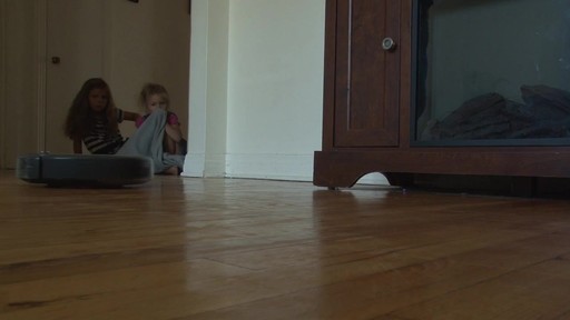 iRobot Roomba 630 Vacuum with Marie-Eve - TESTED Testimonial - image 2 from the video