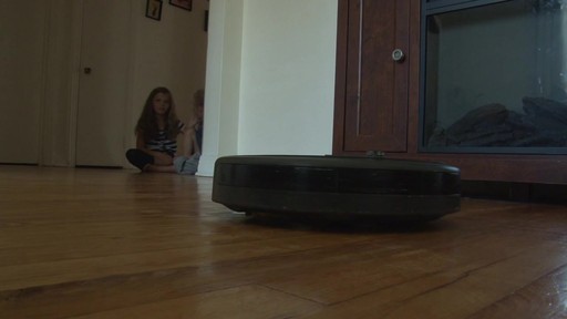 iRobot Roomba 630 Vacuum with Marie-Eve - TESTED Testimonial - image 3 from the video