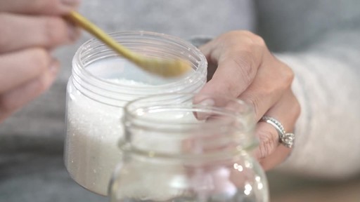How to make a mason jar snow globe - image 5 from the video