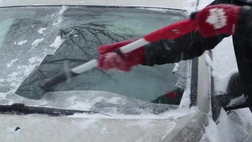 Garant EVA Snowbrush - image 3 from the video
