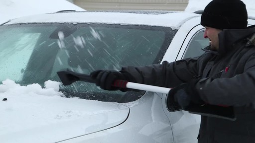 Garant EVA Snowbrush - image 7 from the video