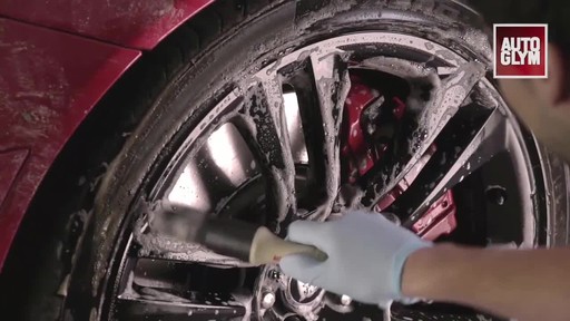 Autoglym Clean Wheels - image 7 from the video