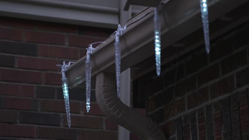 NOMA Quick-Clip Cascading LED Icicles - image 4 from the video