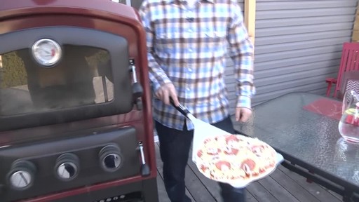 Cuisinart Gourmet Outdoor Oven - Jonathan's Testimonial - image 2 from the video