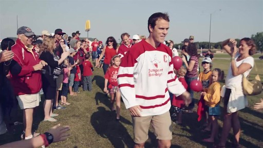 Jonathan Toews visits Dauphin, Manitoba - image 4 from the video