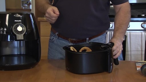 Philips Airfryer - Patrick's Testimonial - image 3 from the video
