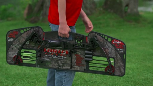 Barnett Vortex Compound Bow - image 9 from the video